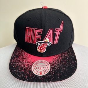 Mitchell & Ness Miami Heat SnapBack Hat Mens NBA Basketball Fan Gift Black Pink